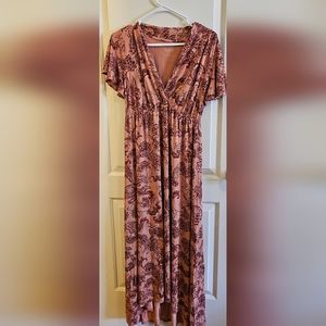 Floral maternity maxi dress size medium